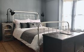 Stunning Seaside Cottage Seconds From Beach By Whitstable-Holidays, Fig Cottage